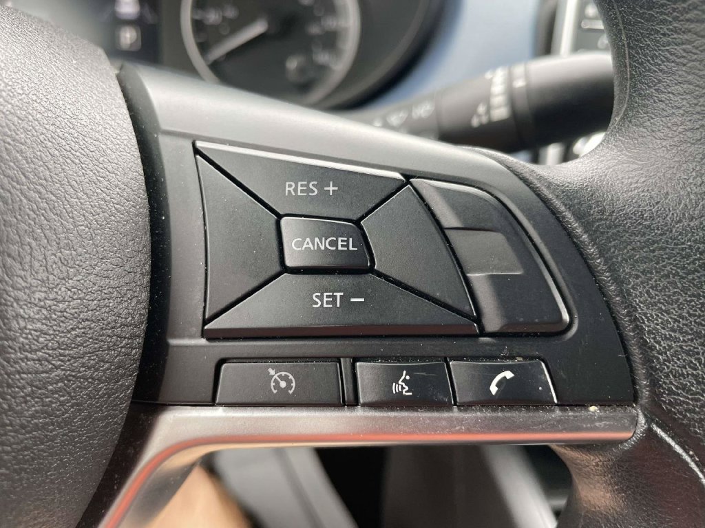 Used 2025 Nissan Versa SV FWD image 23