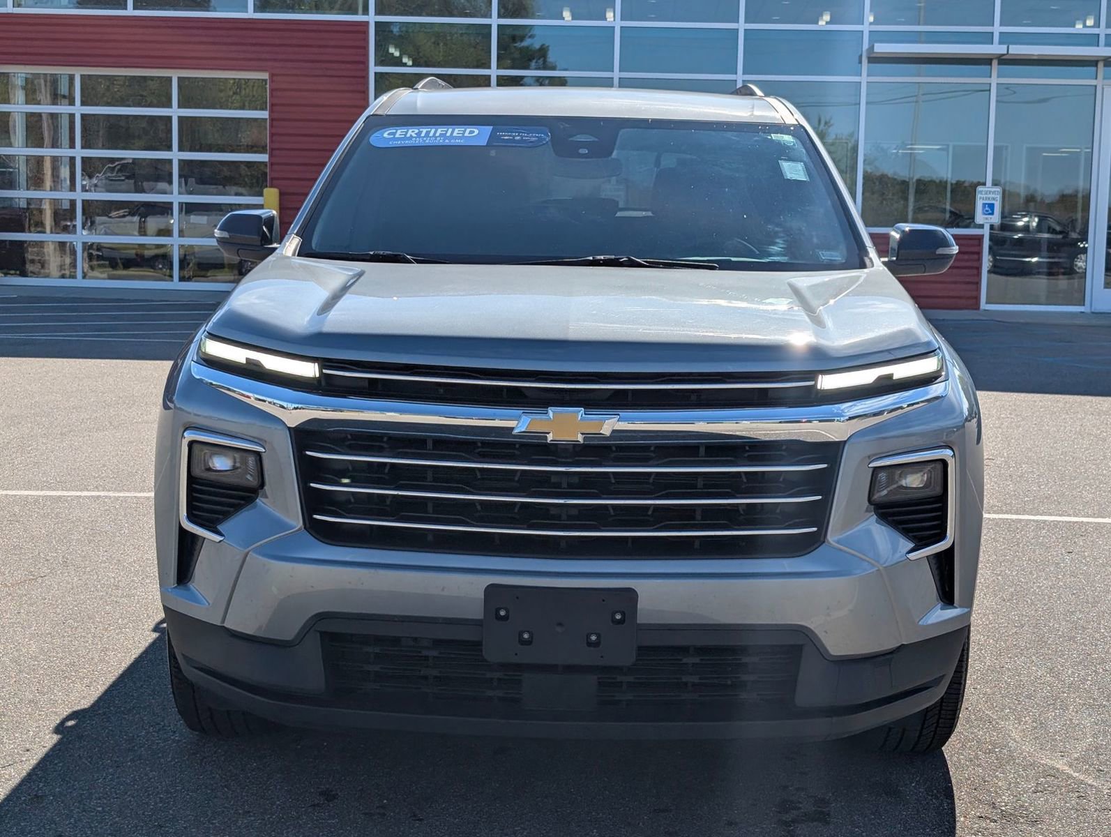 Certified 2025 Chevrolet Traverse LT image 2