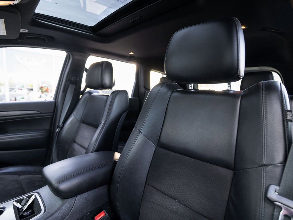 Used 2020 Jeep Grand Cherokee Altitude image 14