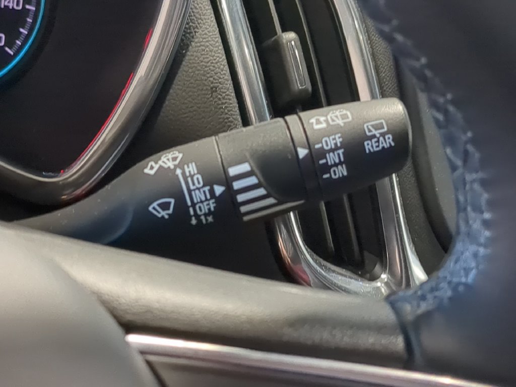 Used 2024 Chevrolet Equinox LT FWD image 30