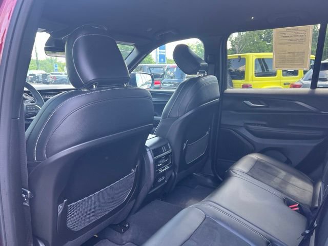 Used 2025 Jeep Grand Cherokee Altitude AWD/4WD image 17
