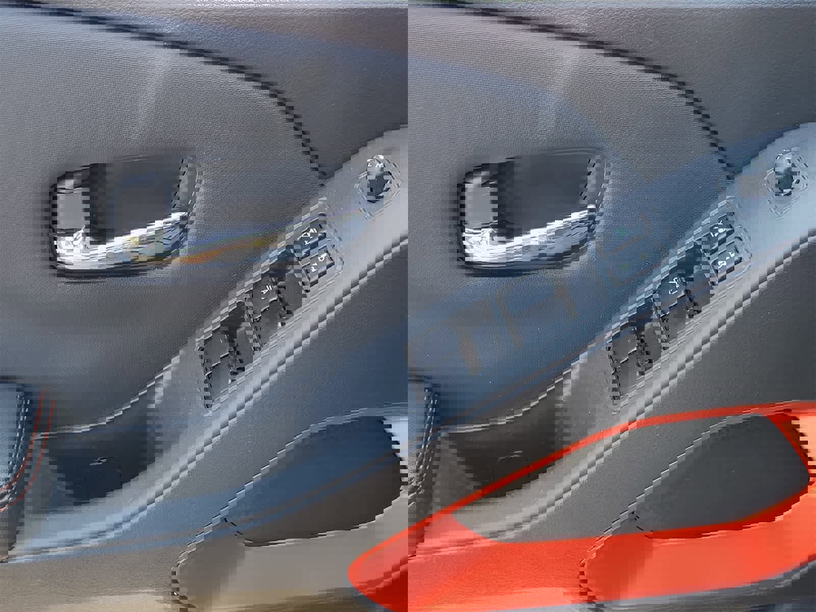 Used 2023 Nissan Frontier PRO-4X w/ Technology Package image 13