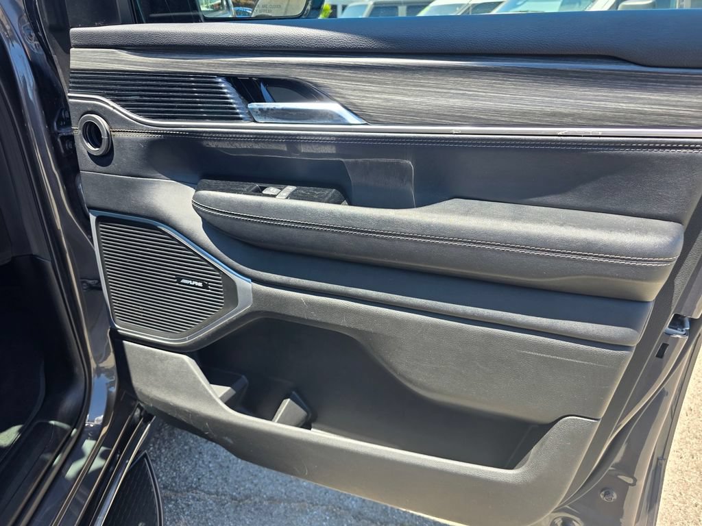 Certified 2024 Jeep Wagoneer L Series II w/ Flexible Seating Group RWD image 26