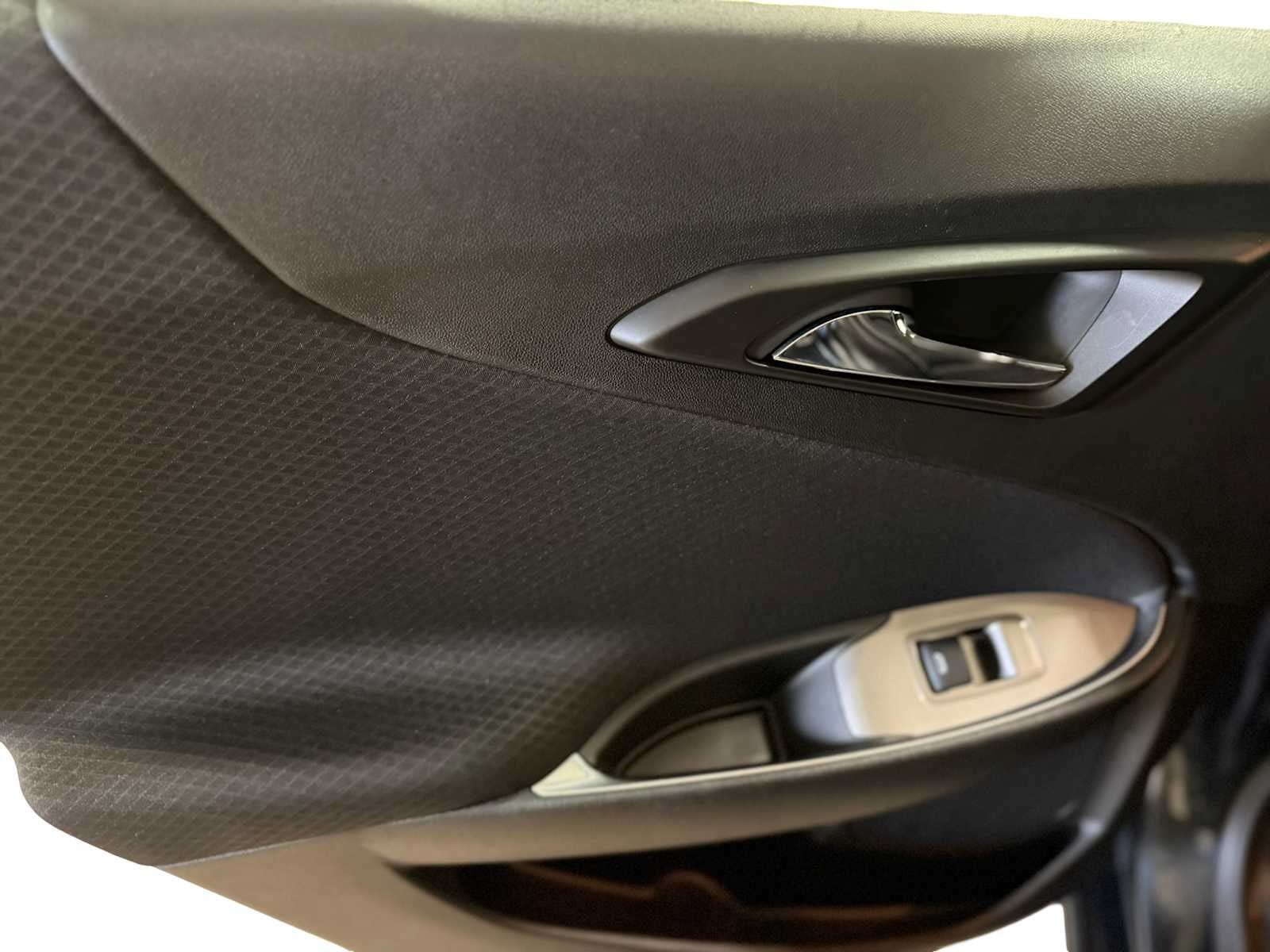 Used 2020 Chevrolet Malibu LT FWD image 24