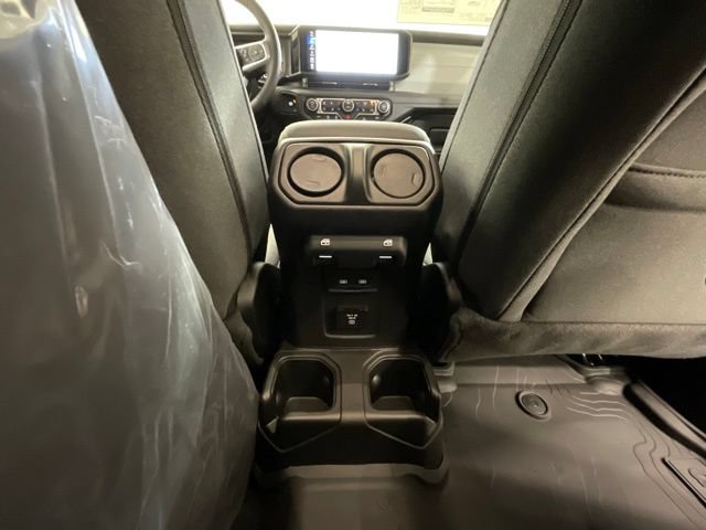 New 2026 Jeep Wrangler Unlimited Sahara w/ Whitecap Package AWD/4WD image 26