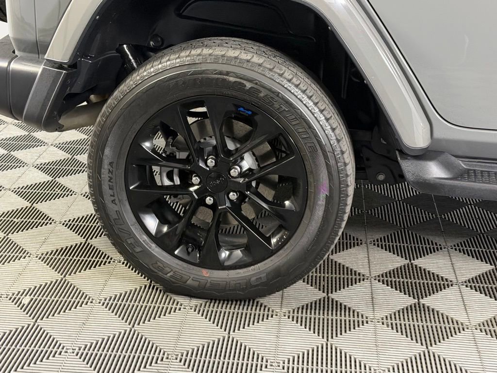 Used 2023 Jeep Wrangler Unlimited Sahara w/ Cold Weather Group image 12