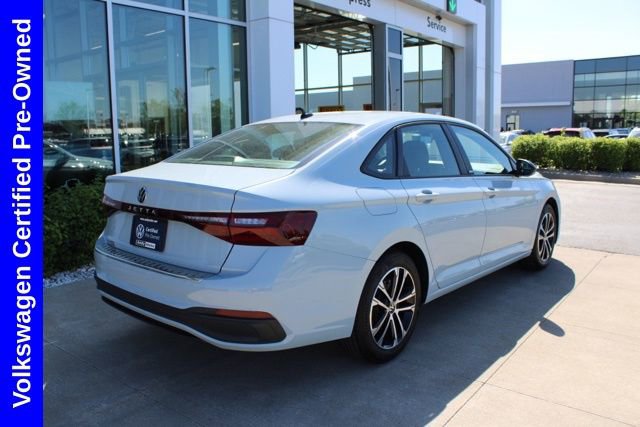 Used 2025 Volkswagen Jetta Sport image 6