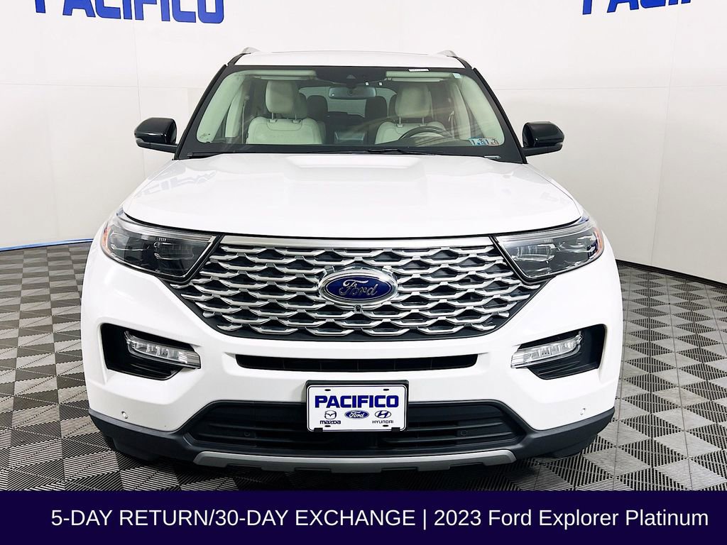 Used 2023 Ford Explorer Platinum w/ Technology Package AWD/4WD image 3