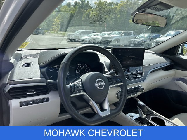 Used 2024 Nissan Altima 2.5 SL FWD image 10