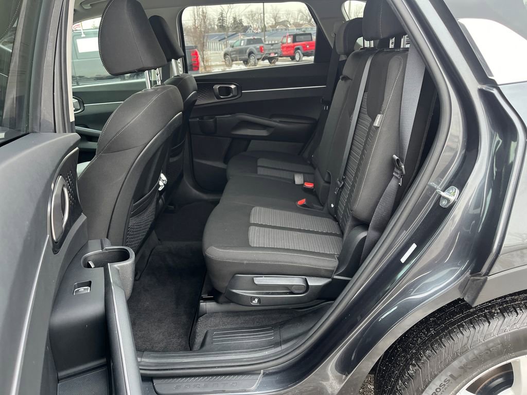 Used 2024 Kia Sorento LX image 22
