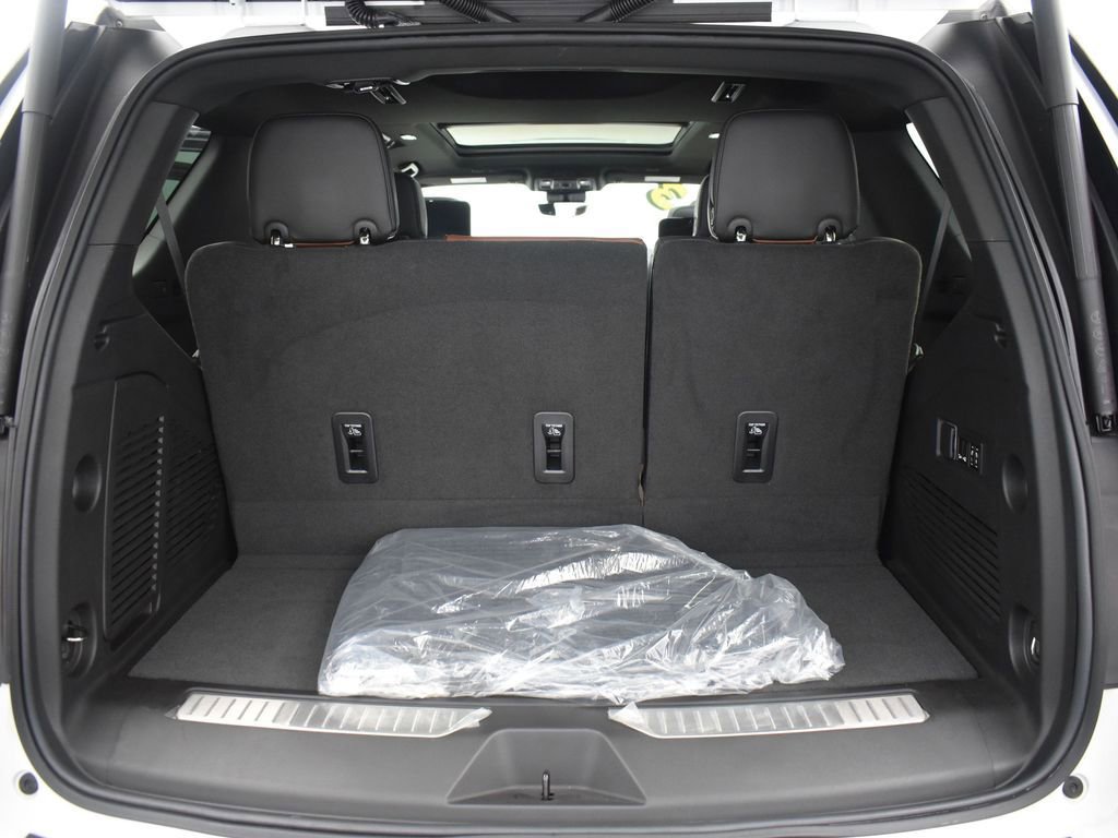Used 2023 GMC Yukon Denali Ultimate image 9