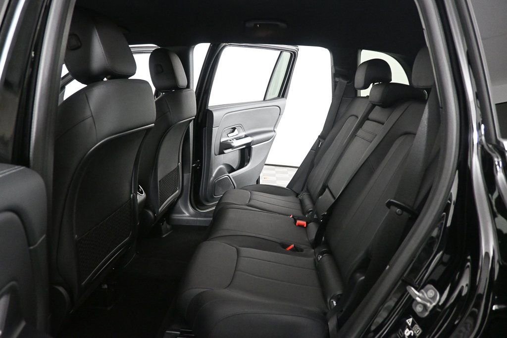 Used 2025 Mercedes-Benz GLB 250 image 19