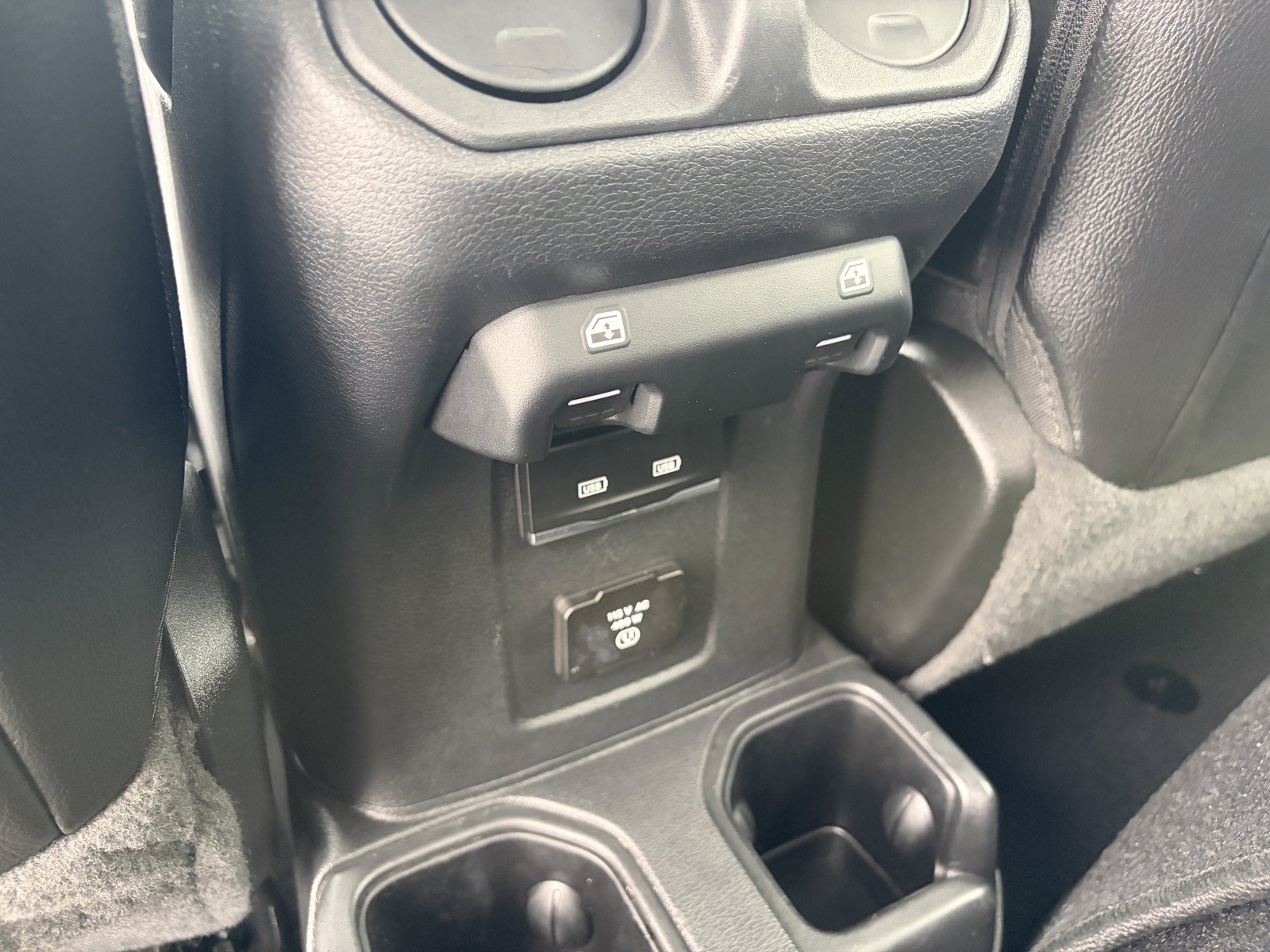 Used 2022 Jeep Gladiator Overland w/ Popular Equipment Package AWD/4WD image 27