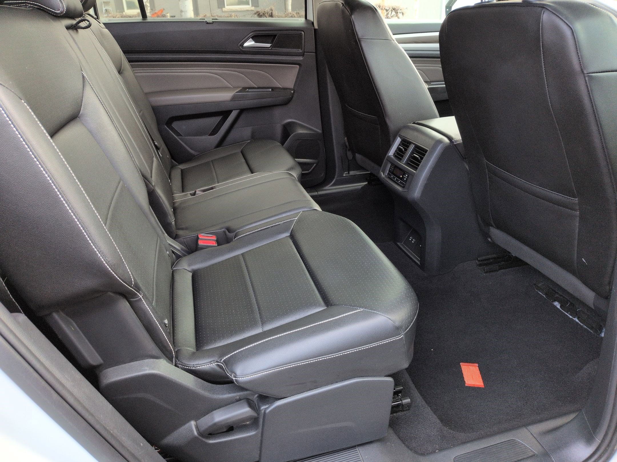 Used 2023 Volkswagen Atlas SE image 32