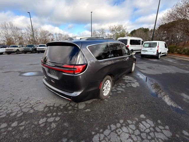 Used 2022 Chrysler Pacifica Touring-L image 12