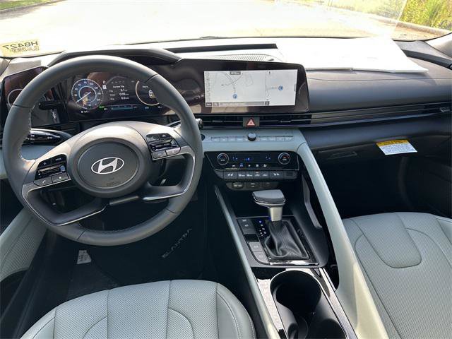 New 2025 Hyundai Elantra Limited image 22