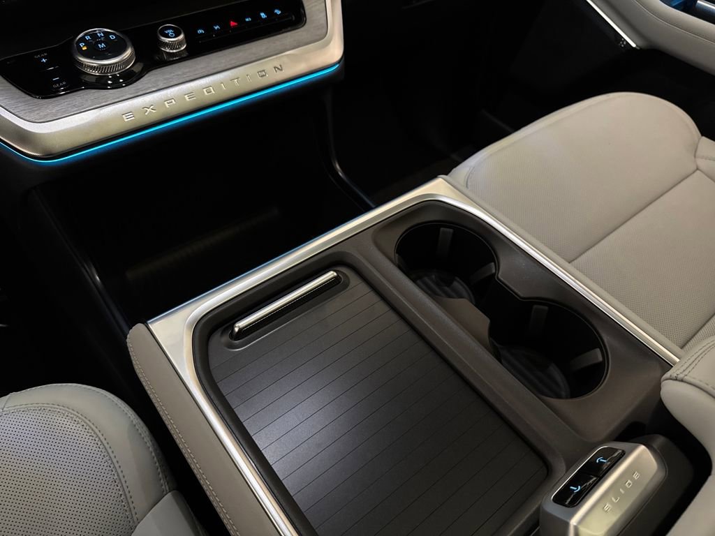 New 2025 Ford Expedition Platinum w/ Driver's Package image 40