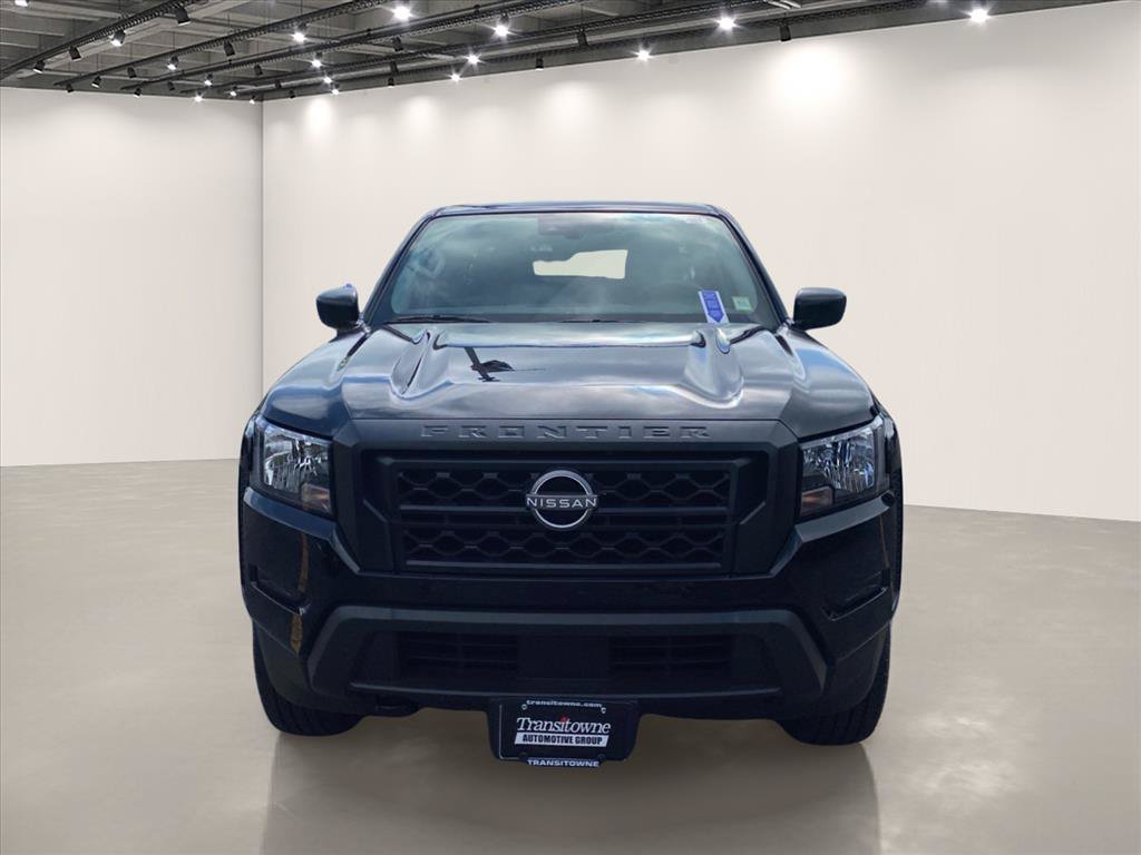 Used 2024 Nissan Frontier S w/ Technology Package AWD/4WD image 2