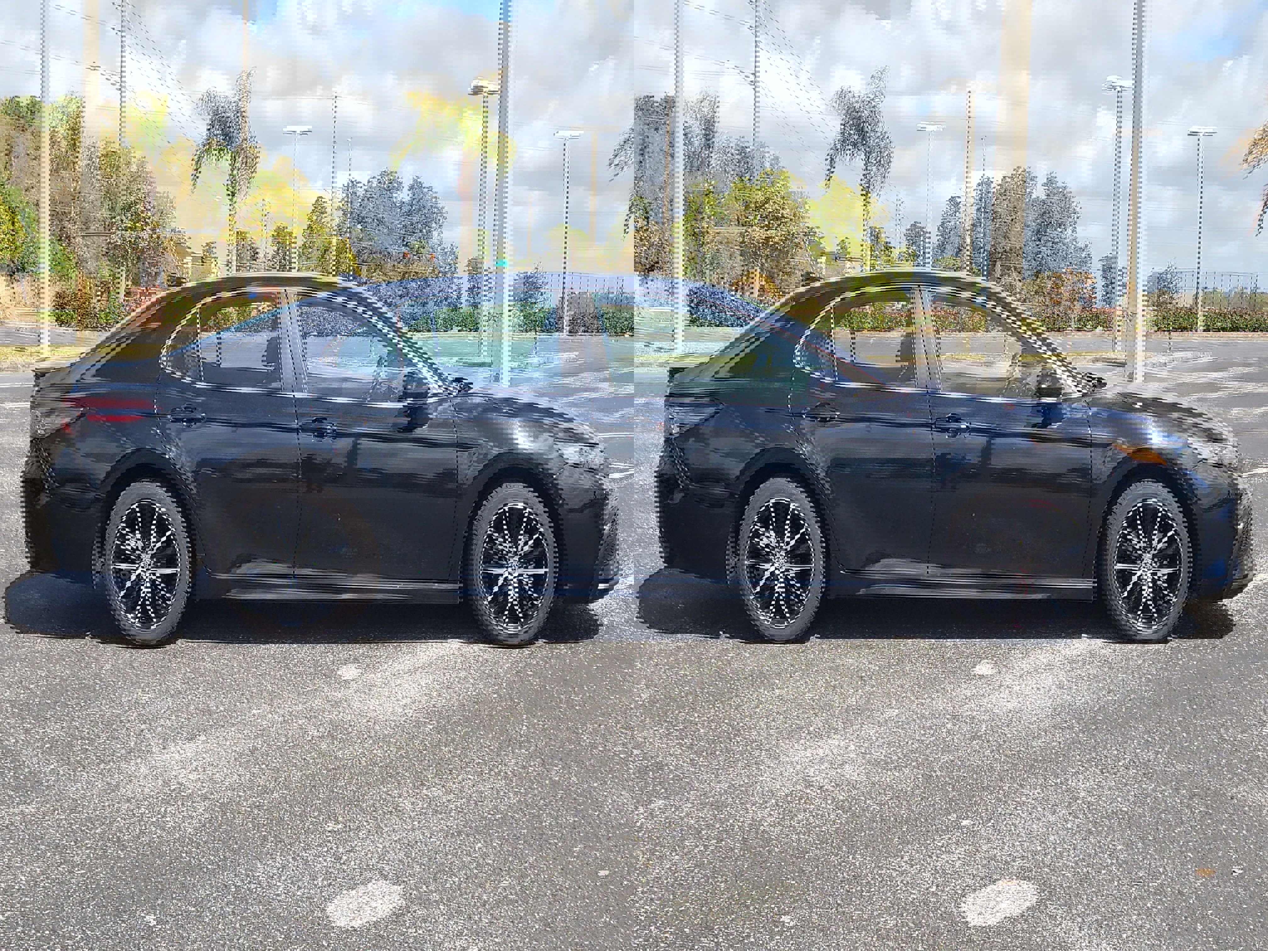 Used 2024 Toyota Camry SE image 8