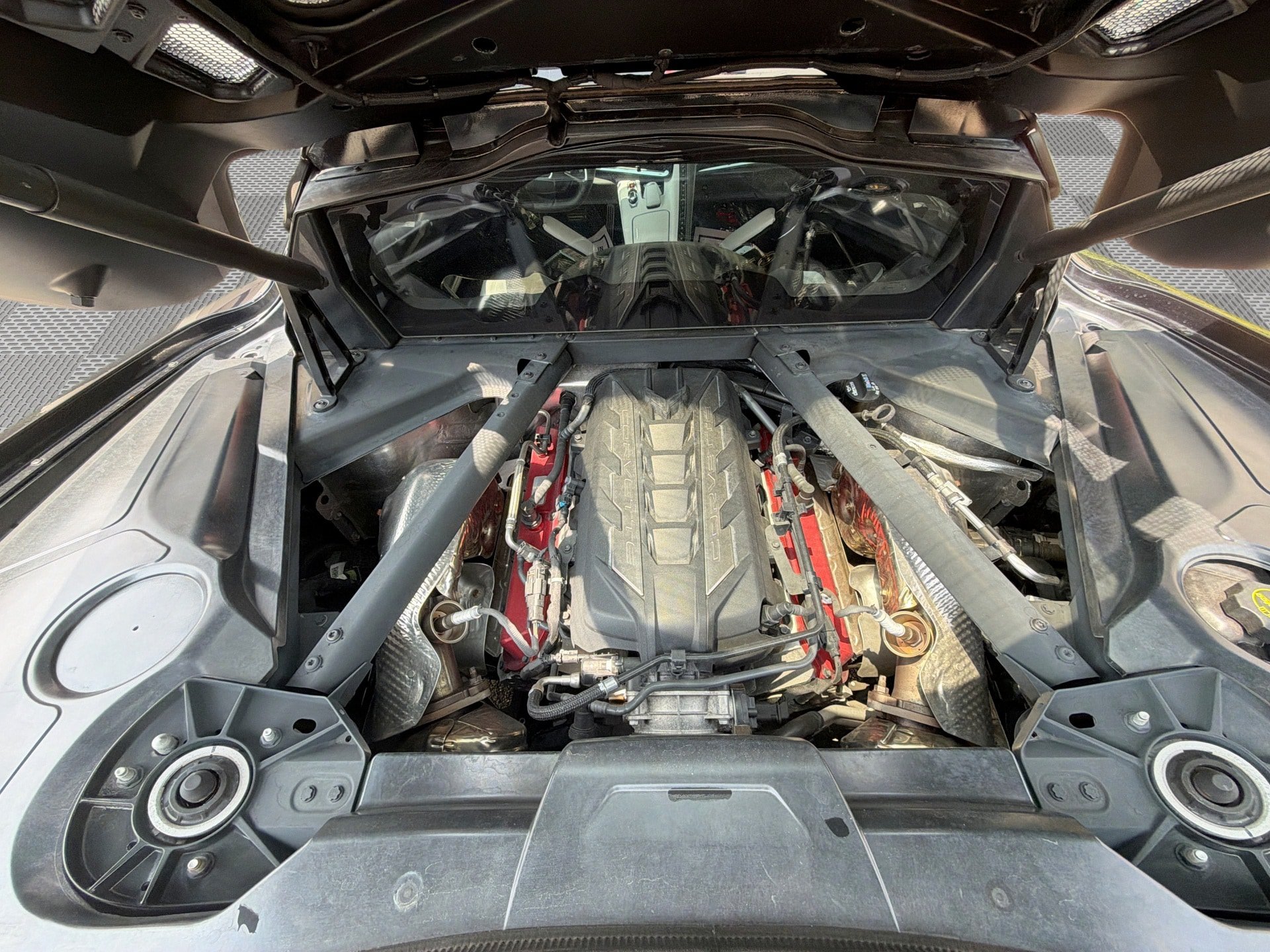 Used 2024 Chevrolet Corvette Stingray Preferred Cpe w/ Z51 Performance Package RWD image 18