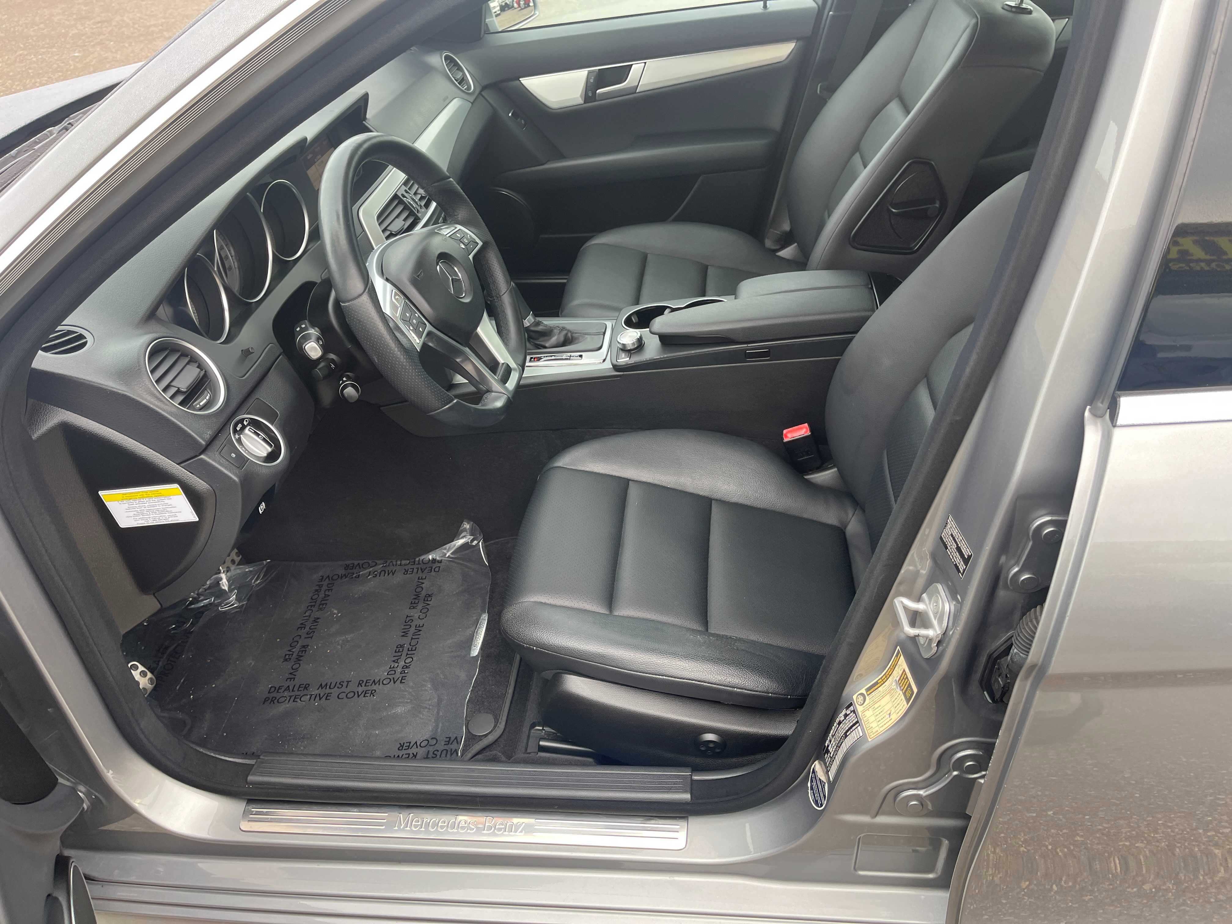 Used 2013 Mercedes-Benz C 250 Sedan w/ Premium 1 Pkg image 17