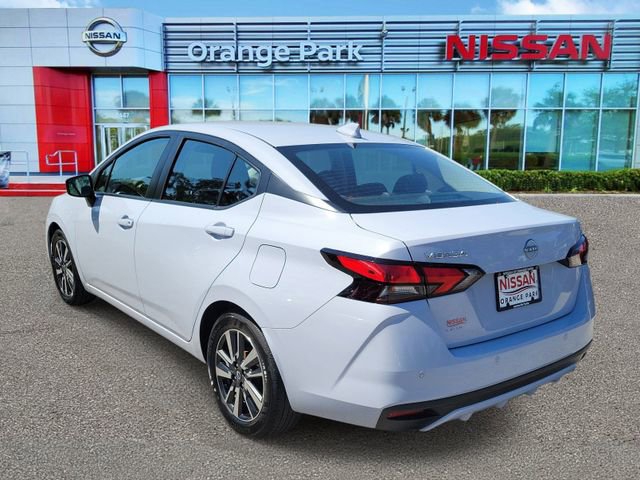 Used 2025 Nissan Versa SV image 3