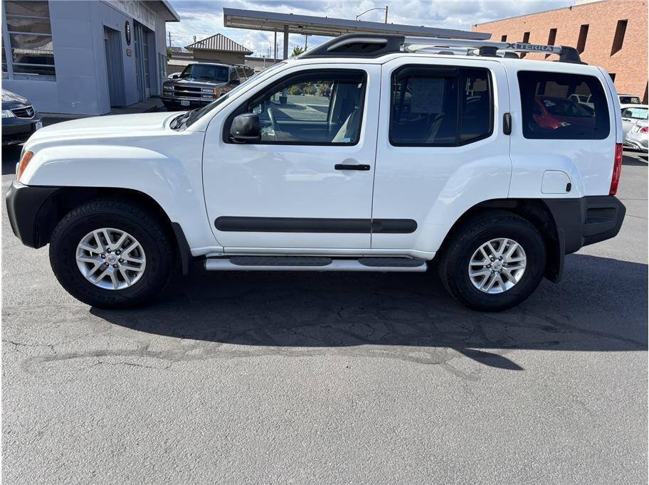 Used 2015 Nissan Xterra S w/ Value Package AWD/4WD image 2