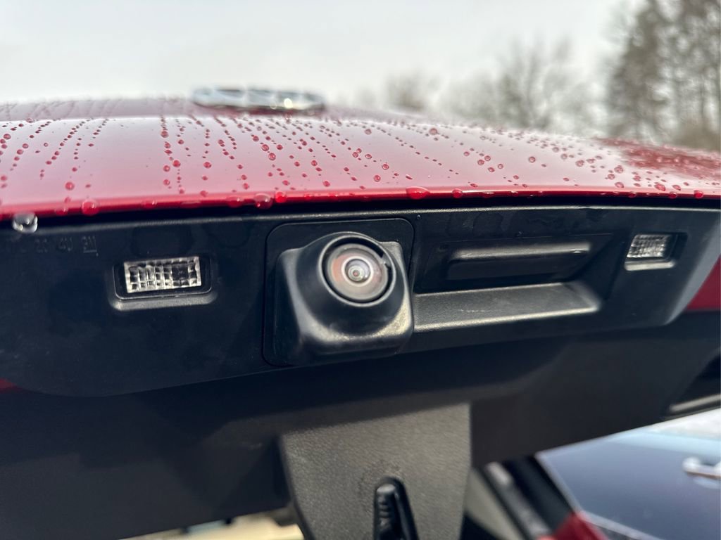 Used 2020 Buick Encore GX Essence w/ Experience Buick Package image 16