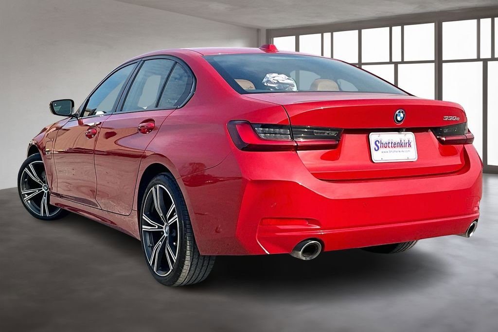 Used 2023 BMW 330e w/ Driving Assistance Package image 4