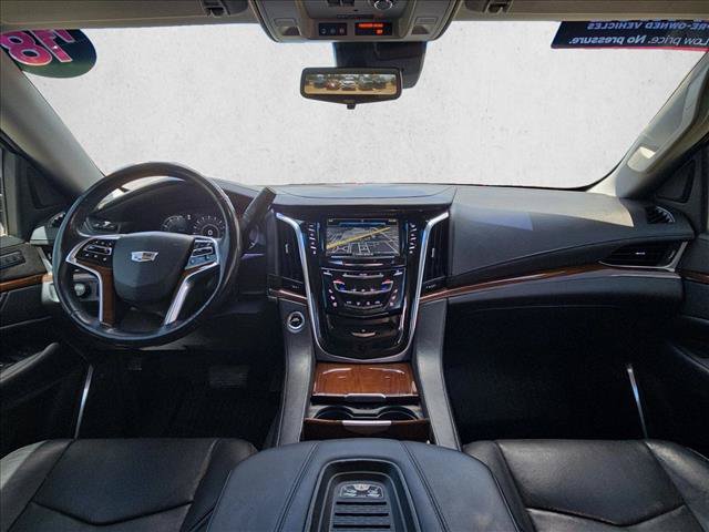 Used 2018 Cadillac Escalade Luxury RWD image 17