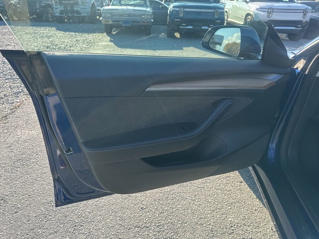 Used 2023 Tesla Model 3 Standard Range image 28