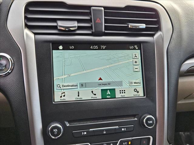 Used 2017 Ford Fusion SE w/ Fusion SE Technology Package image 13