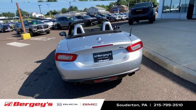 Used 2018 FIAT 124 Spider Lusso w/ Convenience Group RWD image 9