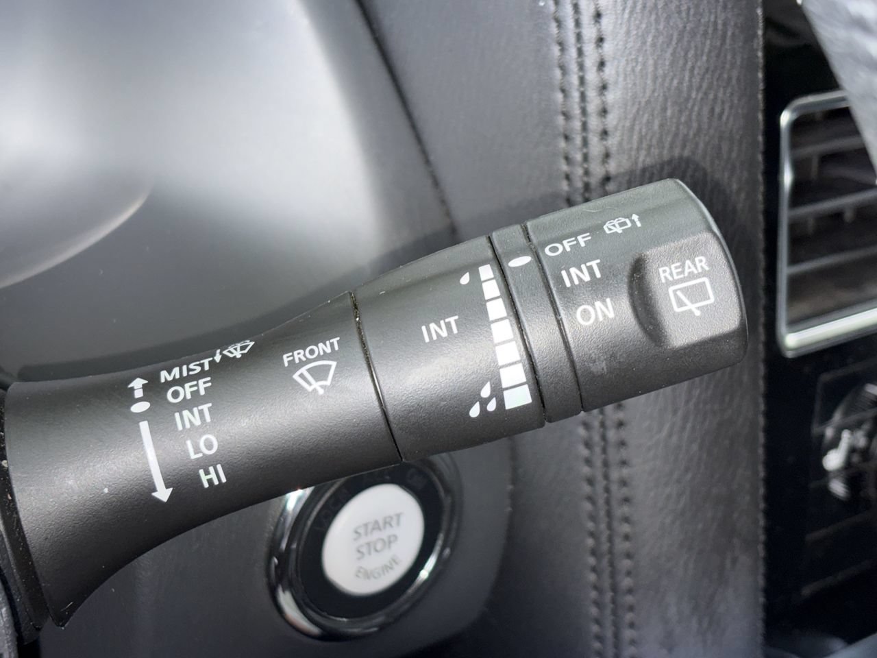 Used 2024 Nissan Armada SV AWD/4WD image 23