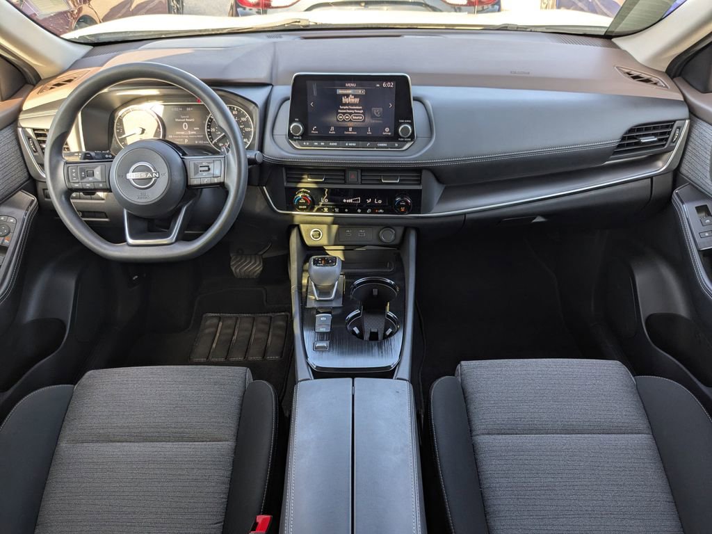 Used 2023 Nissan Rogue SV image 14