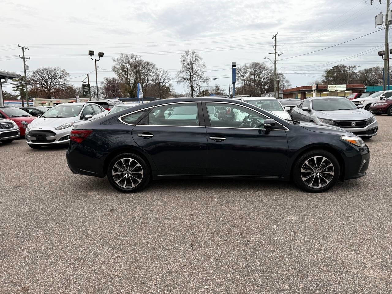 Used 2016 Toyota Avalon XLE image 5