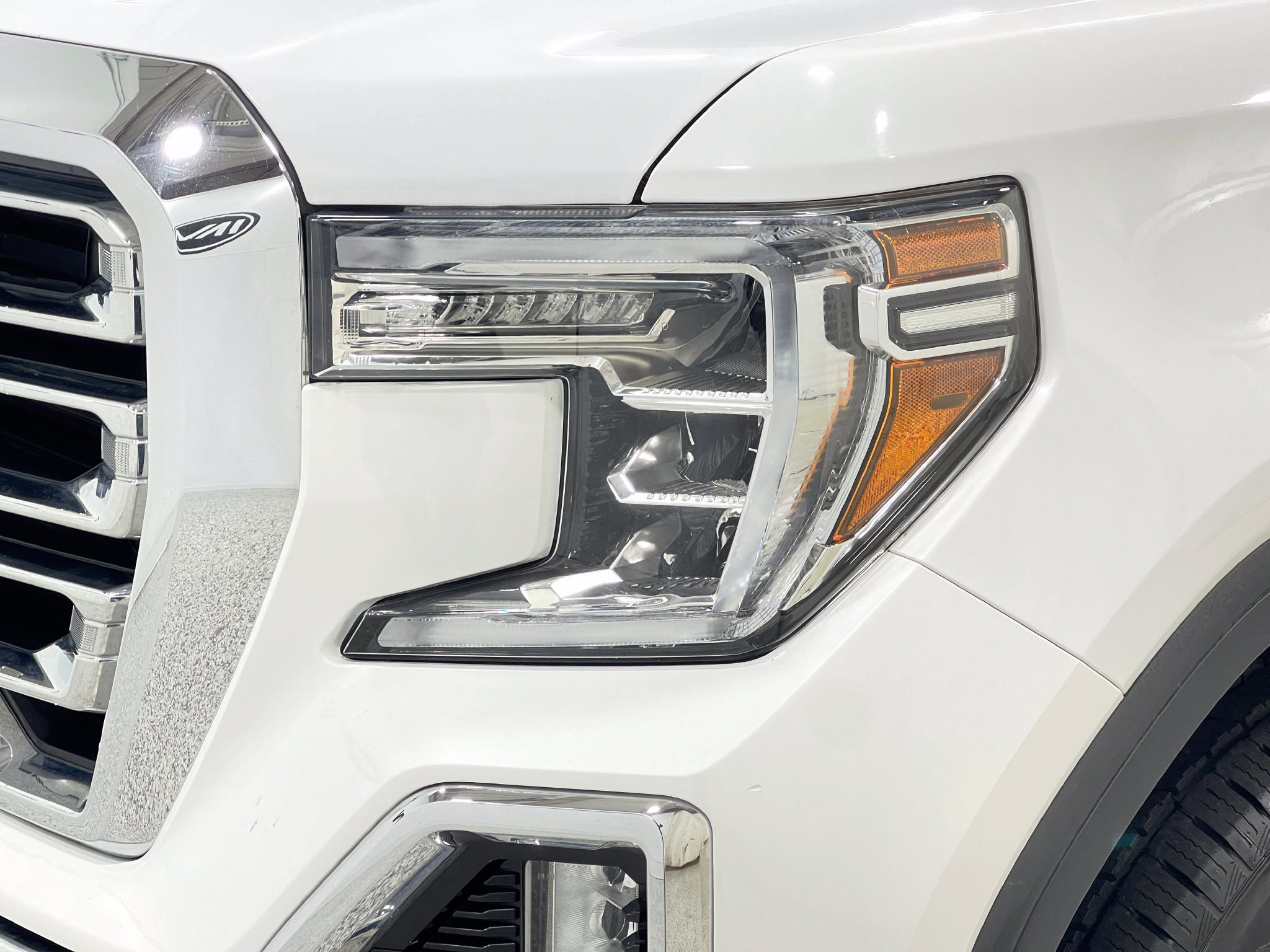 Used 2019 GMC Sierra 1500 SLT w/ SLT Premium Plus Package AWD/4WD image 33
