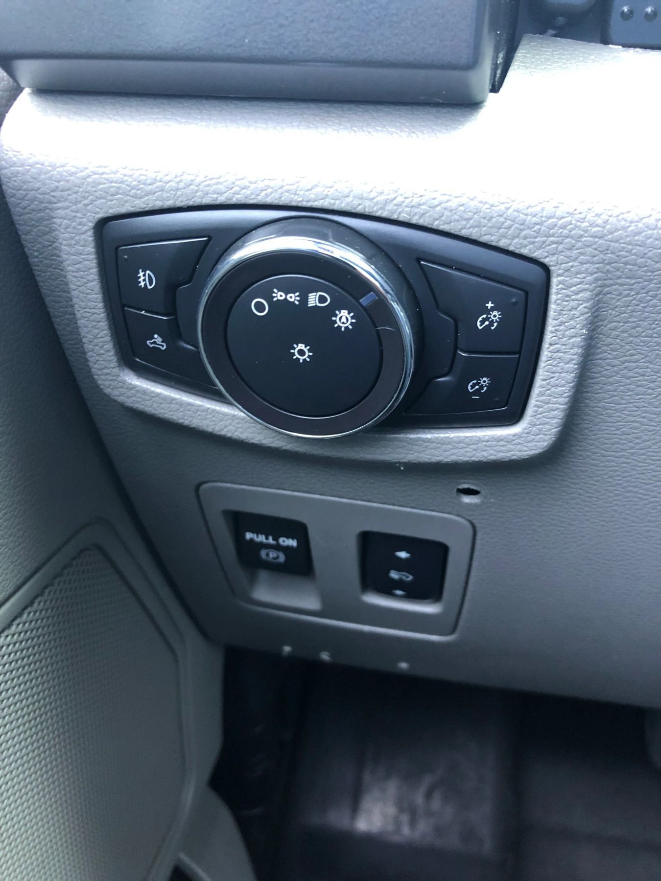 Used 2018 Ford F150 XLT w/ Equipment Group 302A Luxury image 20