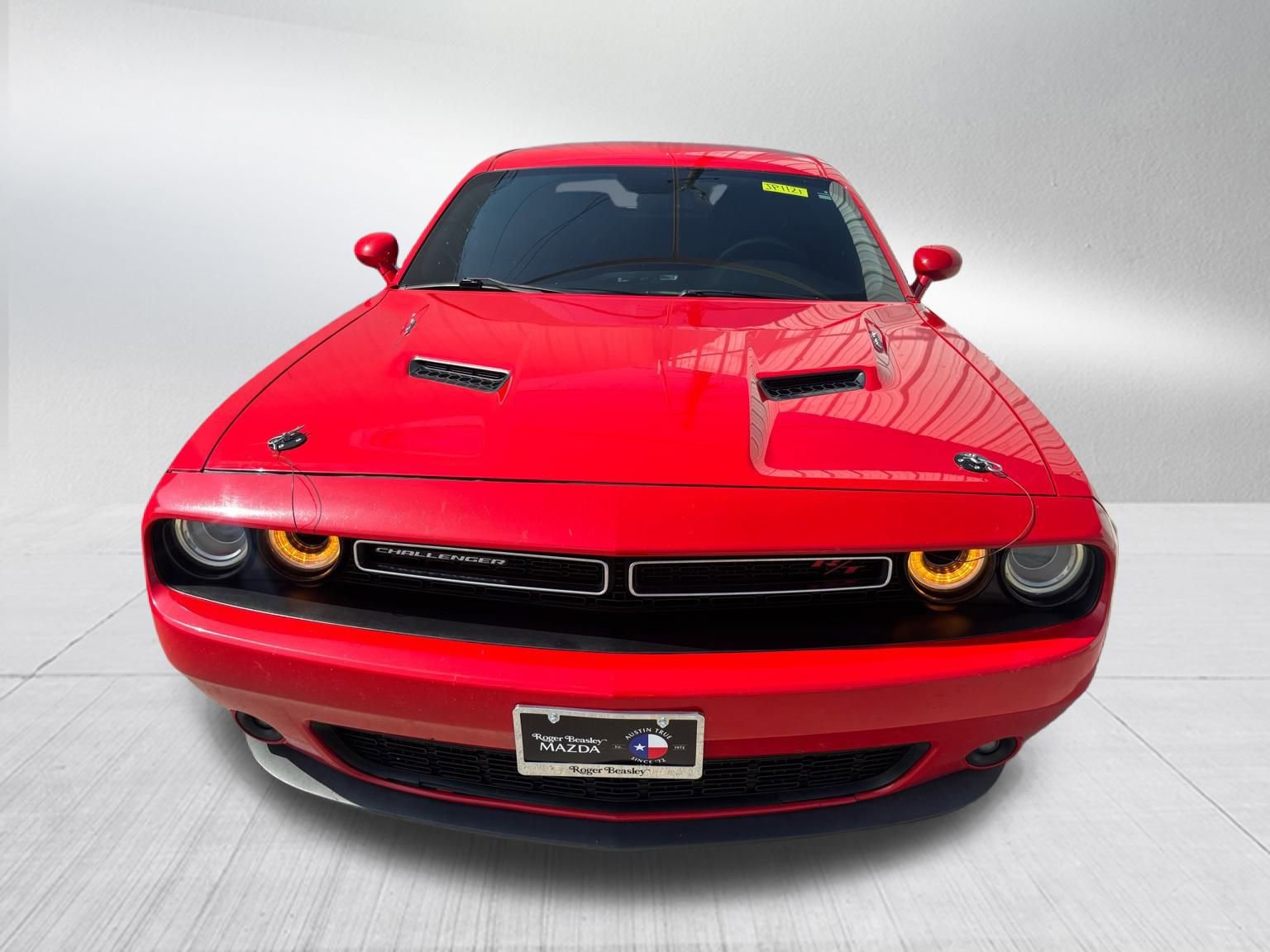 Used 2017 Dodge Challenger R/T image 2