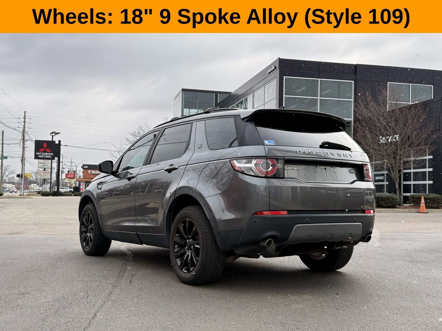 Used 2016 Land Rover Discovery Sport SE AWD/4WD image 3