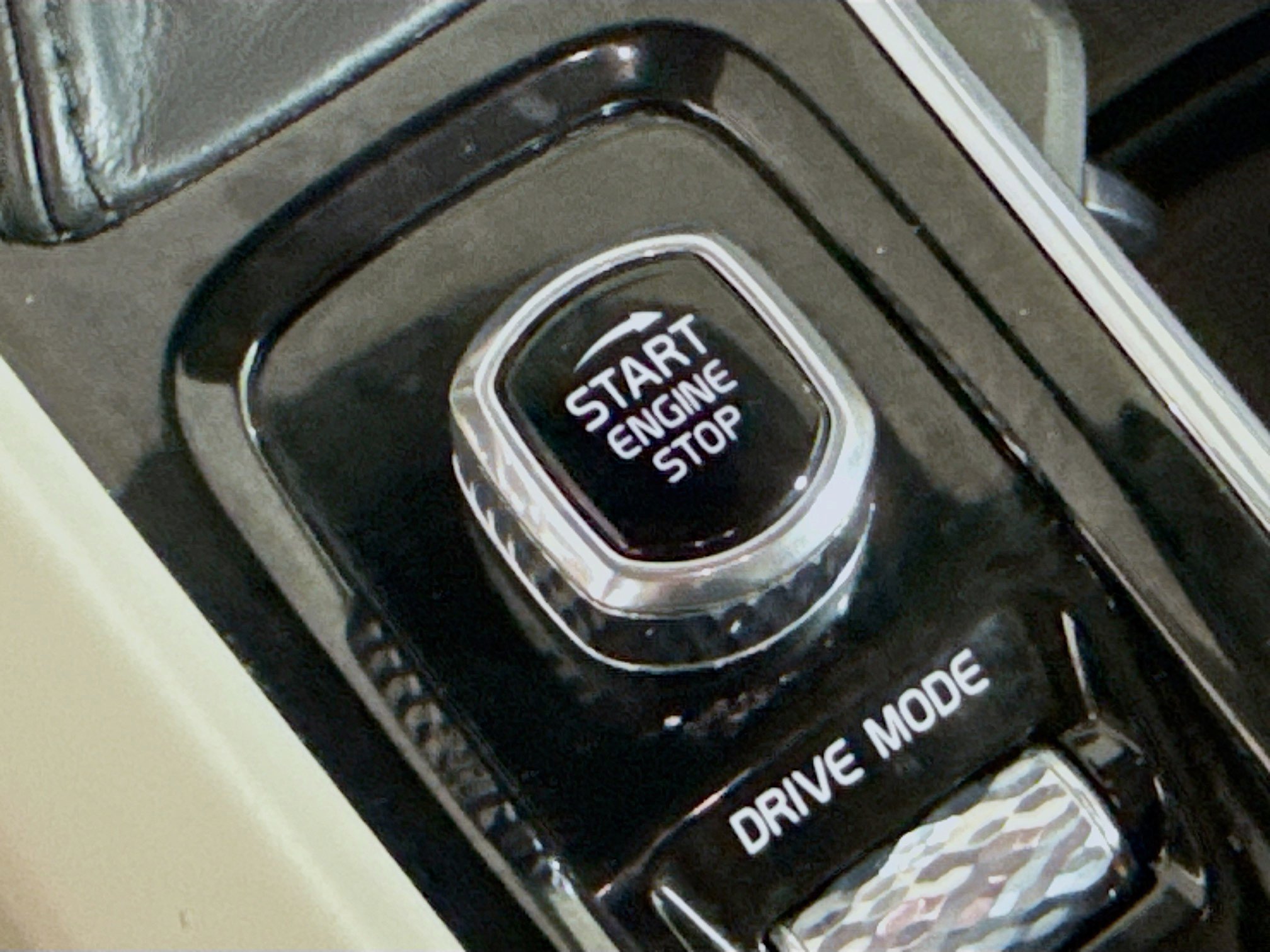 Used 2020 Volvo S60 T5 Momentum image 21