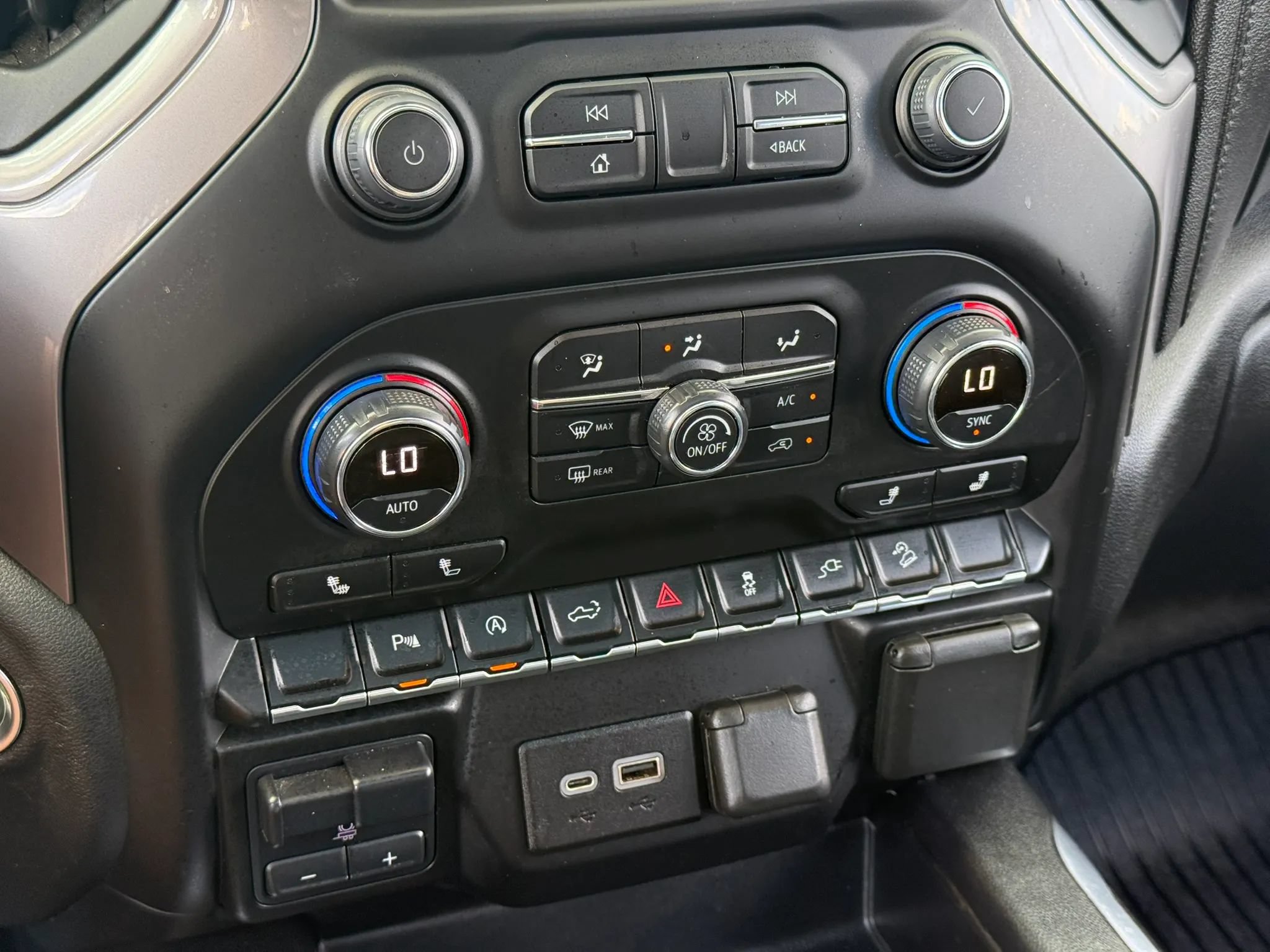 Used 2020 Chevrolet Silverado 1500 RST AWD/4WD image 25