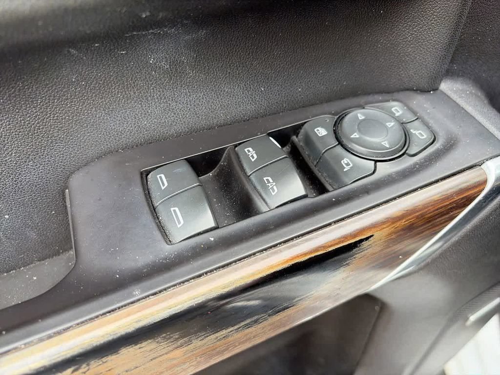 Used 2019 Chevrolet Silverado 1500 High Country w/ Technology Package AWD/4WD image 15