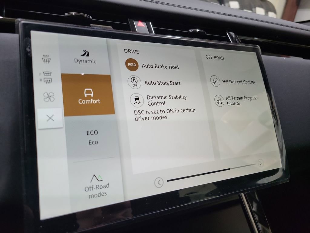 New 2026 Land Rover Range Rover Velar Dynamic SE AWD/4WD image 34