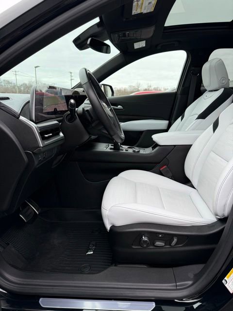 Used 2024 Cadillac XT4 Sport image 15