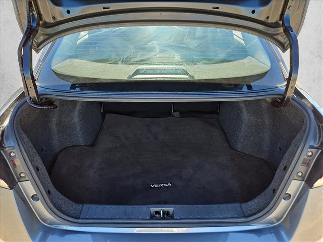 Used 2024 Nissan Versa SR image 6