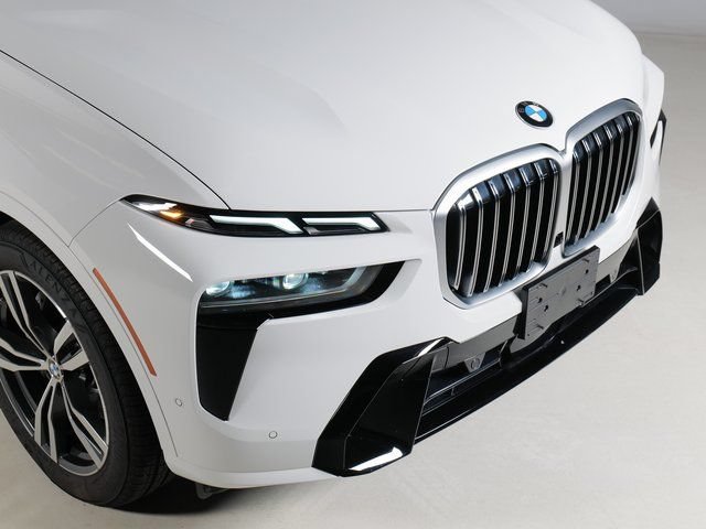 Used 2026 BMW X7 xDrive40i w/ M Sport Package AWD/4WD image 33