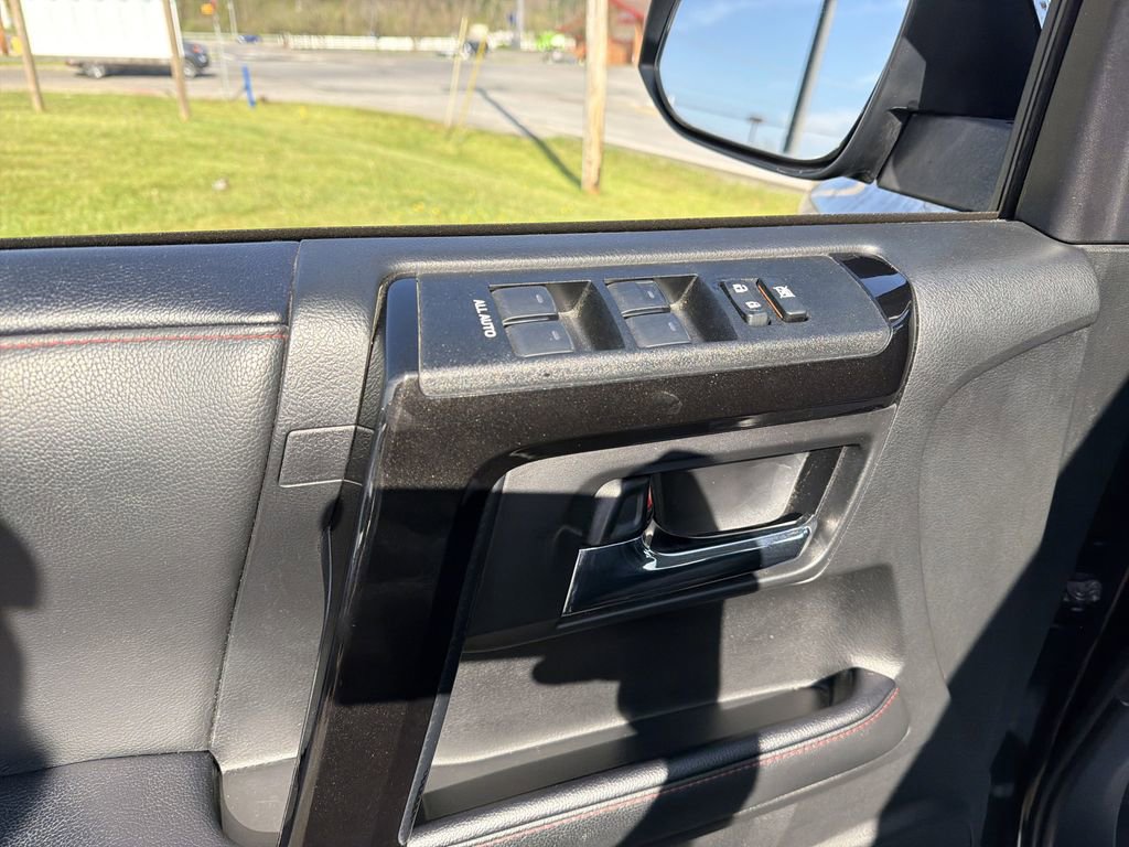 Used 2020 Toyota 4Runner TRD Off-Road Premium w/ Moonroof Package AWD/4WD image 16