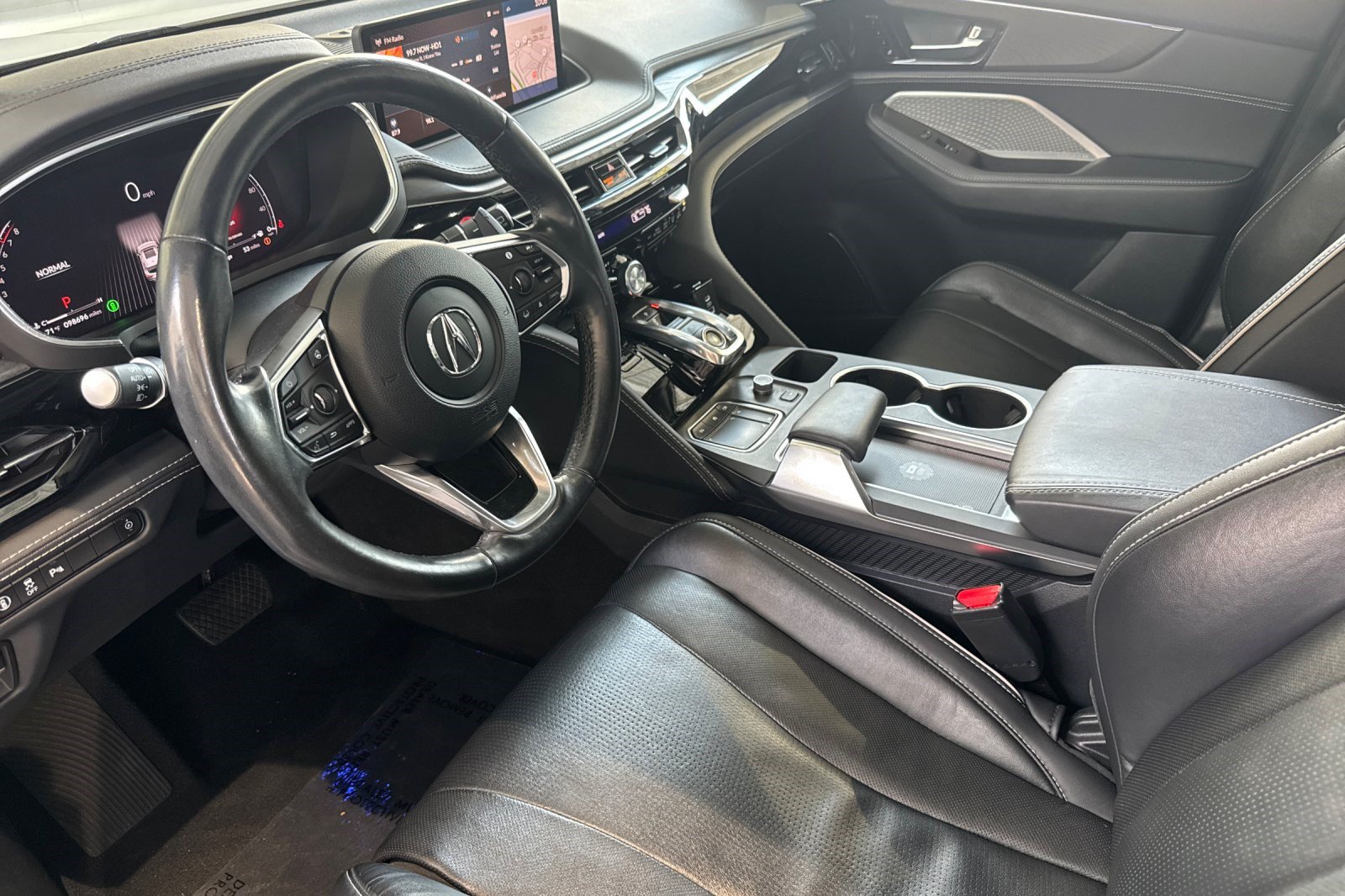 Used 2022 Acura MDX SH-AWD w/ Advance Package image 11