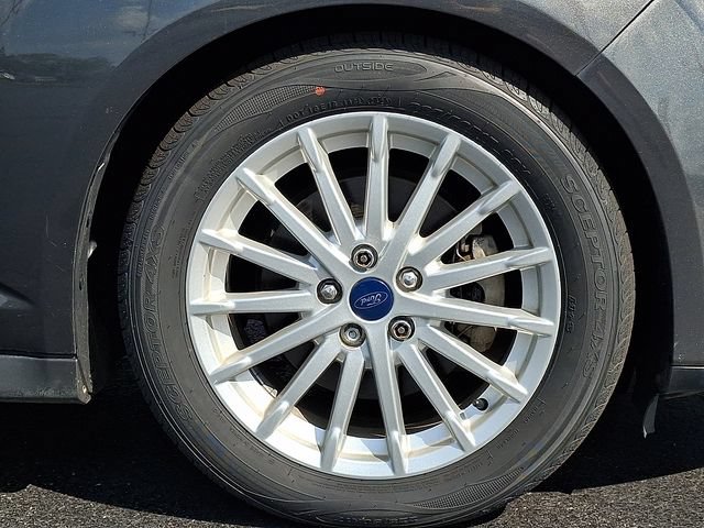 Used 2016 Ford C-MAX Energi SEL w/ Equipment Group 302A FWD image 8